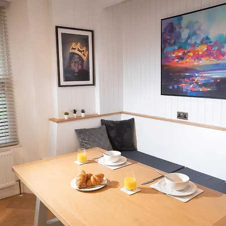 Lake View Family & Pet Friendly Home - Central Bowness * Bowness-on-Windermere